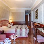 Hotel Grand Dino