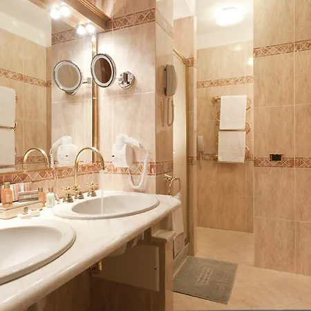 Otel Grand Dino 4*