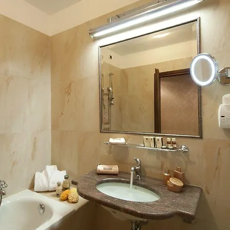 Grand Dino Hotel 4*
