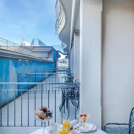 Grand Dino 4* Μπαβένο