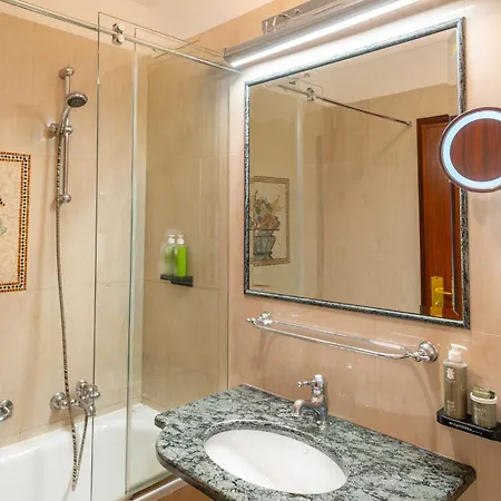 Отель Grand Dino