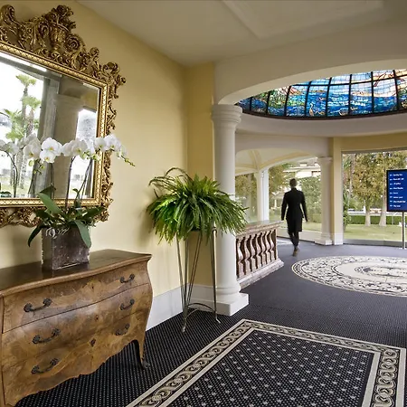 Hotel Grand Dino