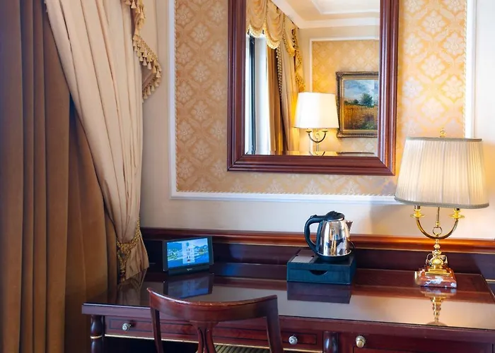 Hotell Grand Dino 4*